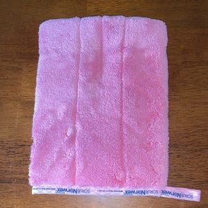 SOLD Norwex Bathroom scrub mitt